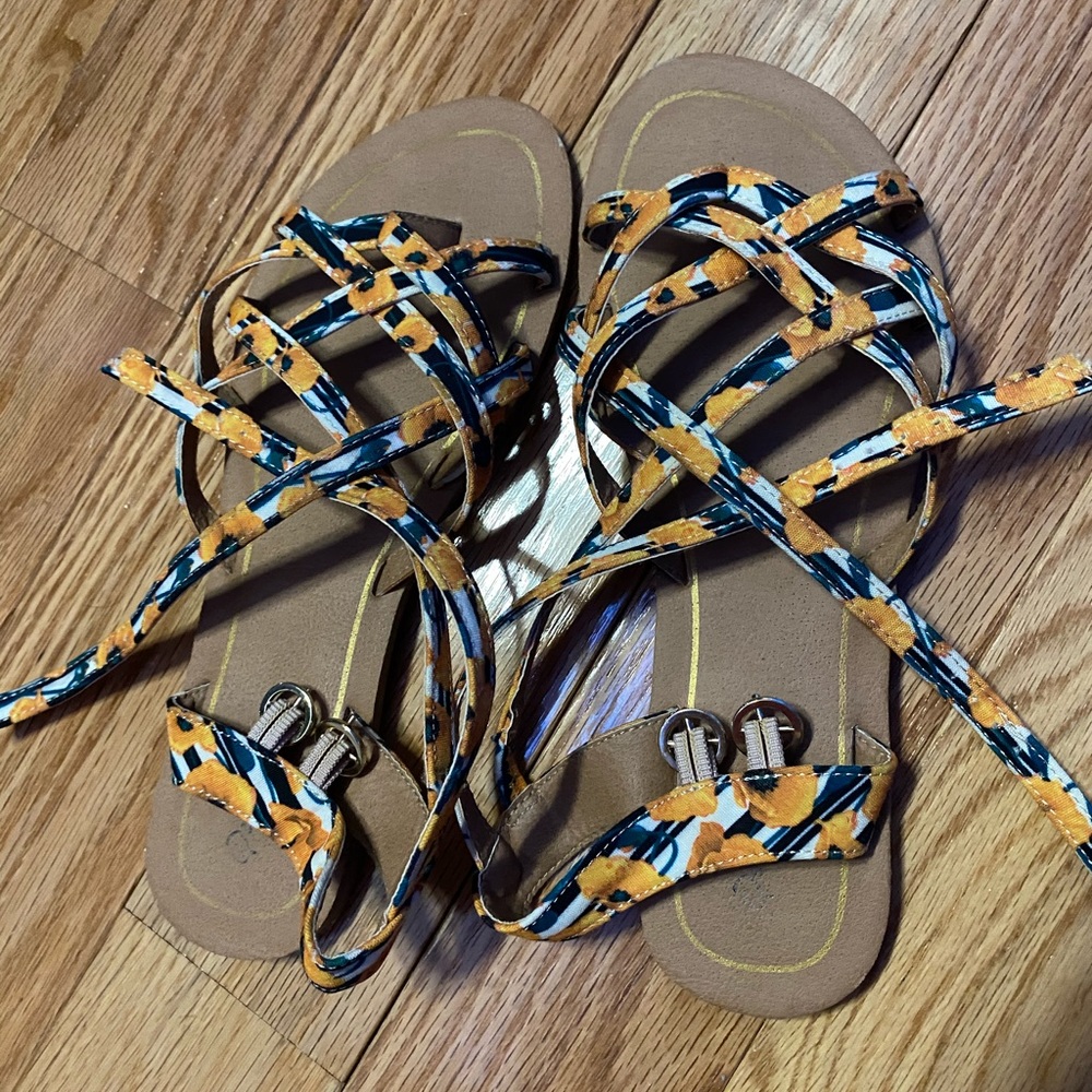 Sunflower strap sandals